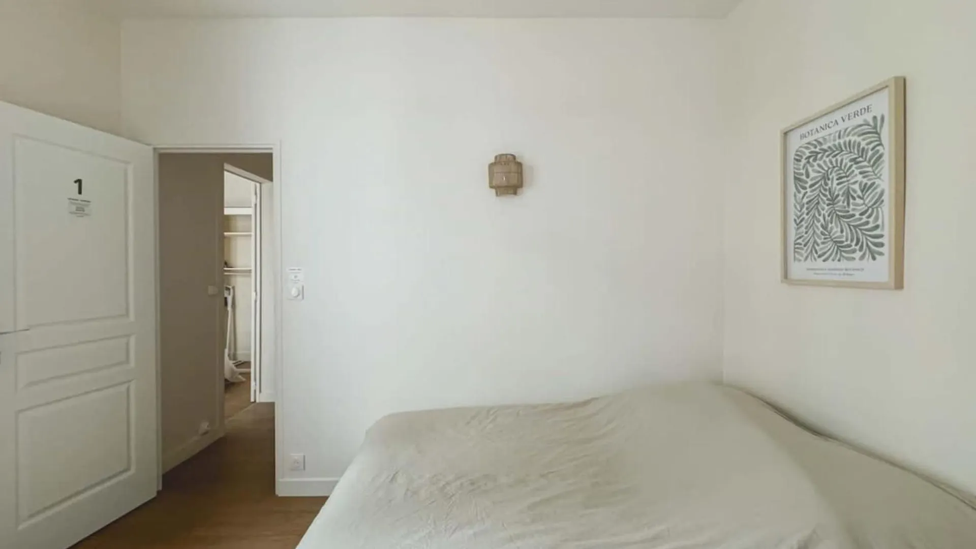 Flexliving - Whole Flat - Mesnil * Paris